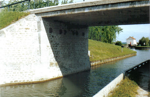 Le pont de Vignely